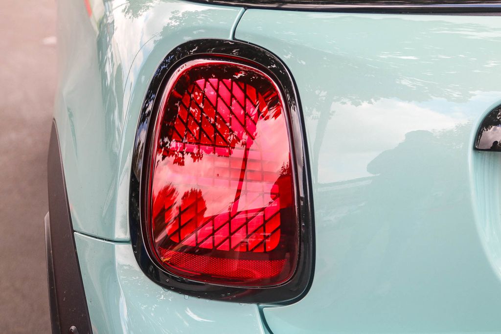 2026 Mini Cooper Convertible Iconic photo 9