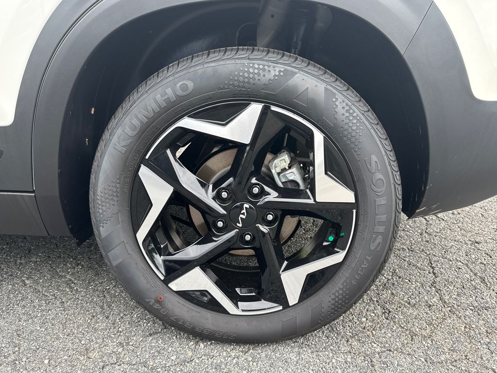 2025 Kia Seltos S photo 18