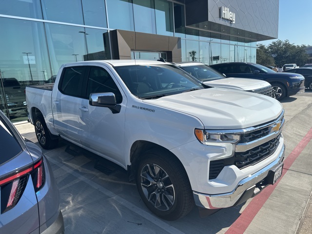 2023 Chevrolet Silverado 1500 LT photo 4