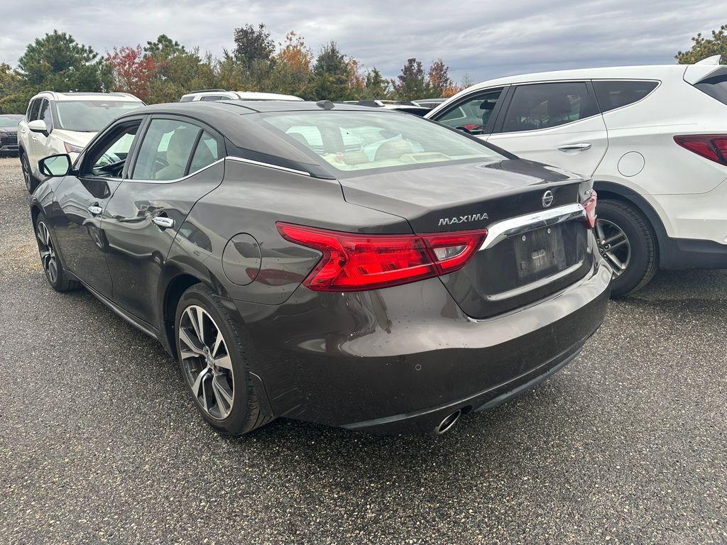2016 Nissan Maxima Platinum photo 2