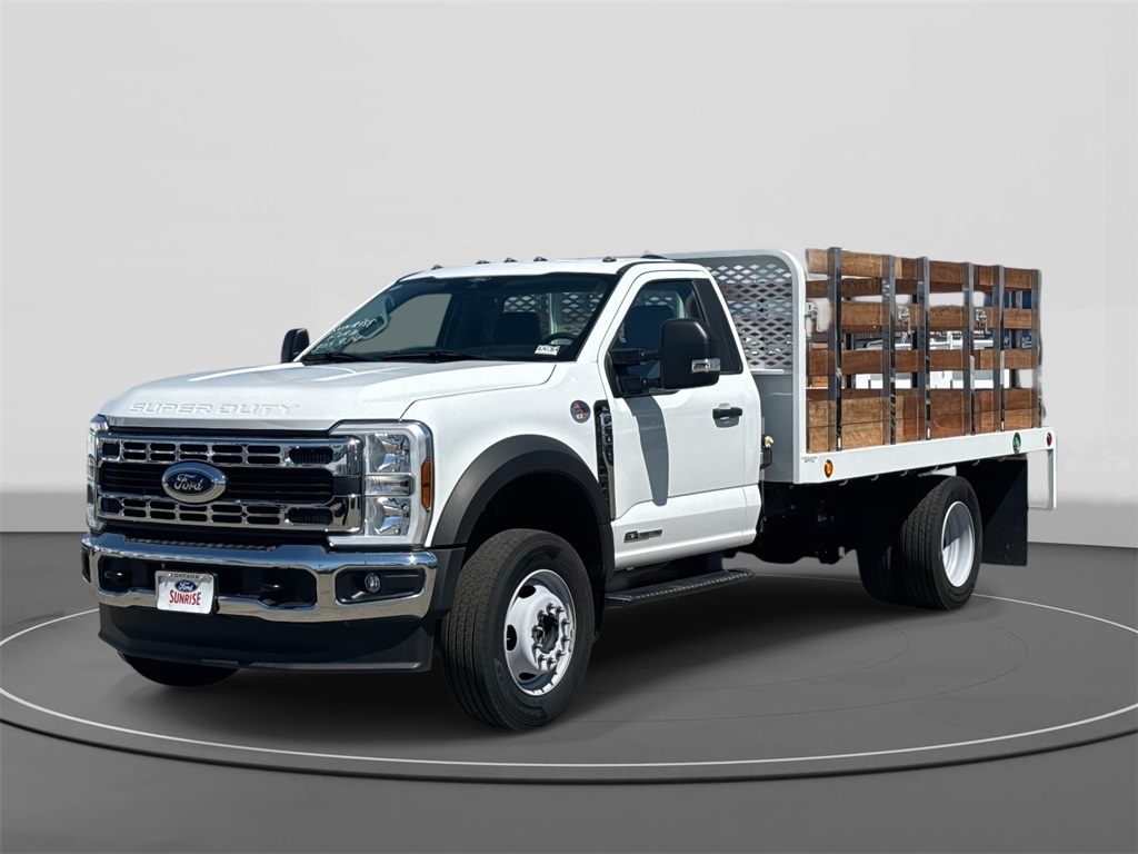 2024 Ford F-600 Super Duty Chassis Cab XL's photo