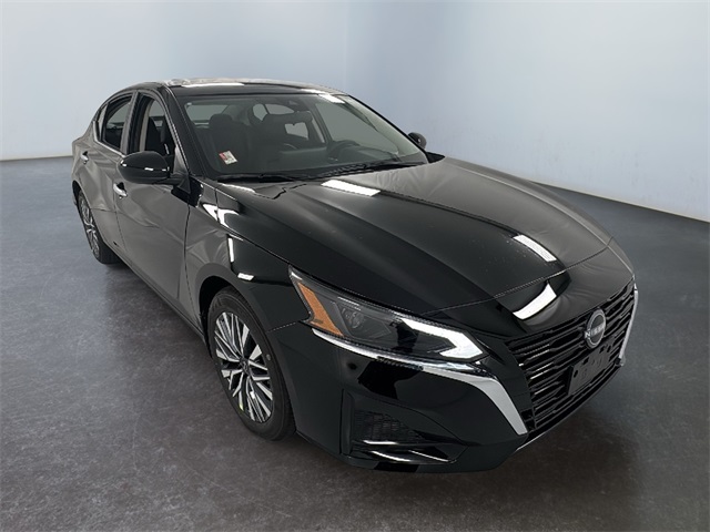 2025 Nissan Altima SV's photo