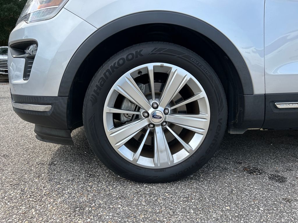 2019 Ford Explorer Limited photo 4