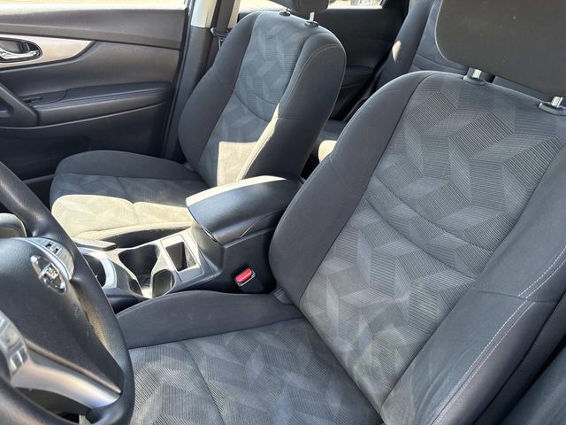 2016 Nissan Rogue S photo 19