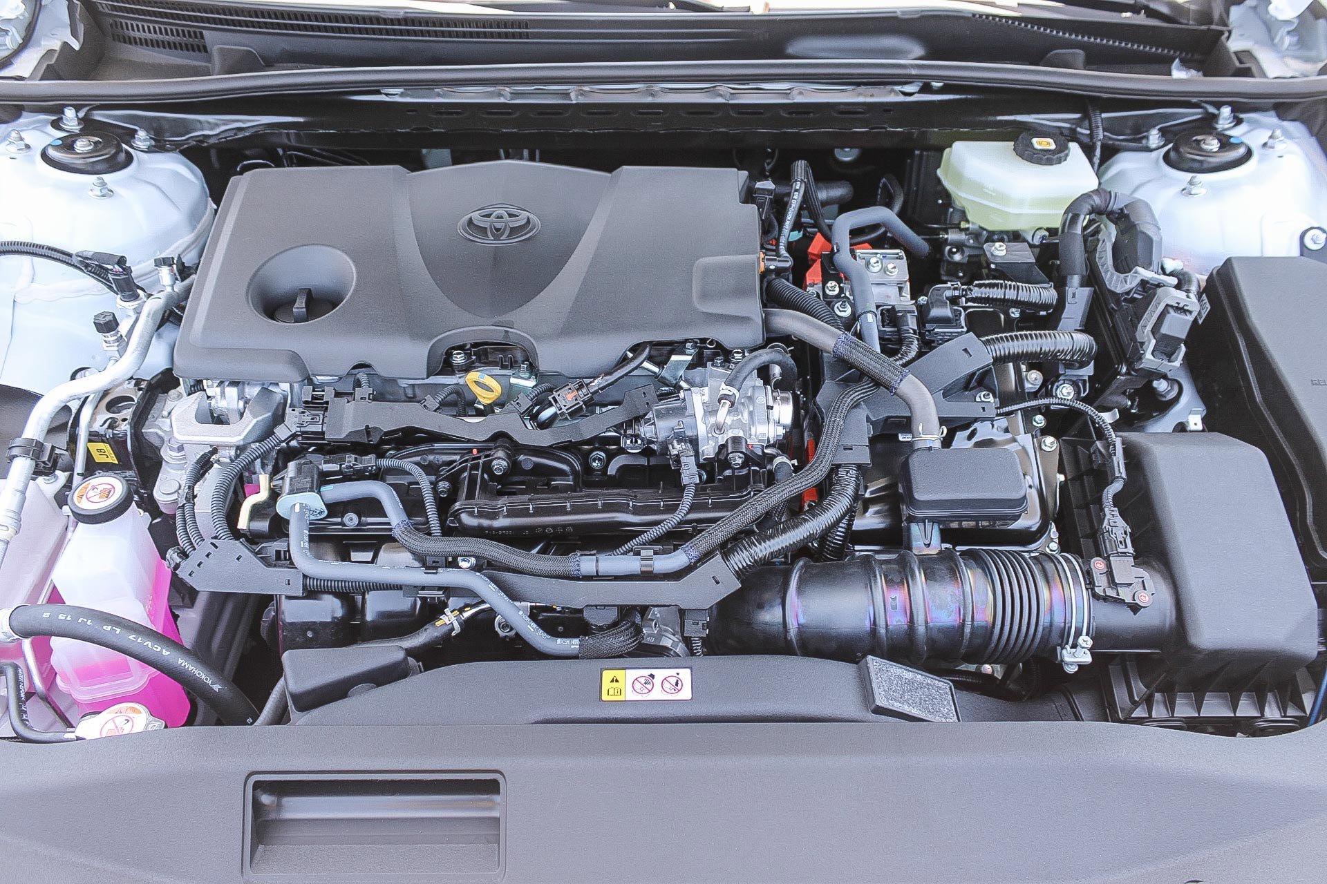 2025 Toyota Camry SE photo 13