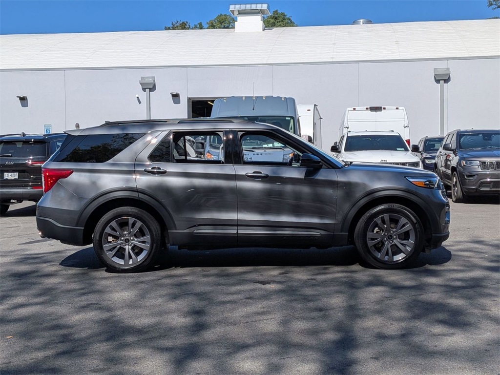 2022 Ford Explorer XLT photo 2