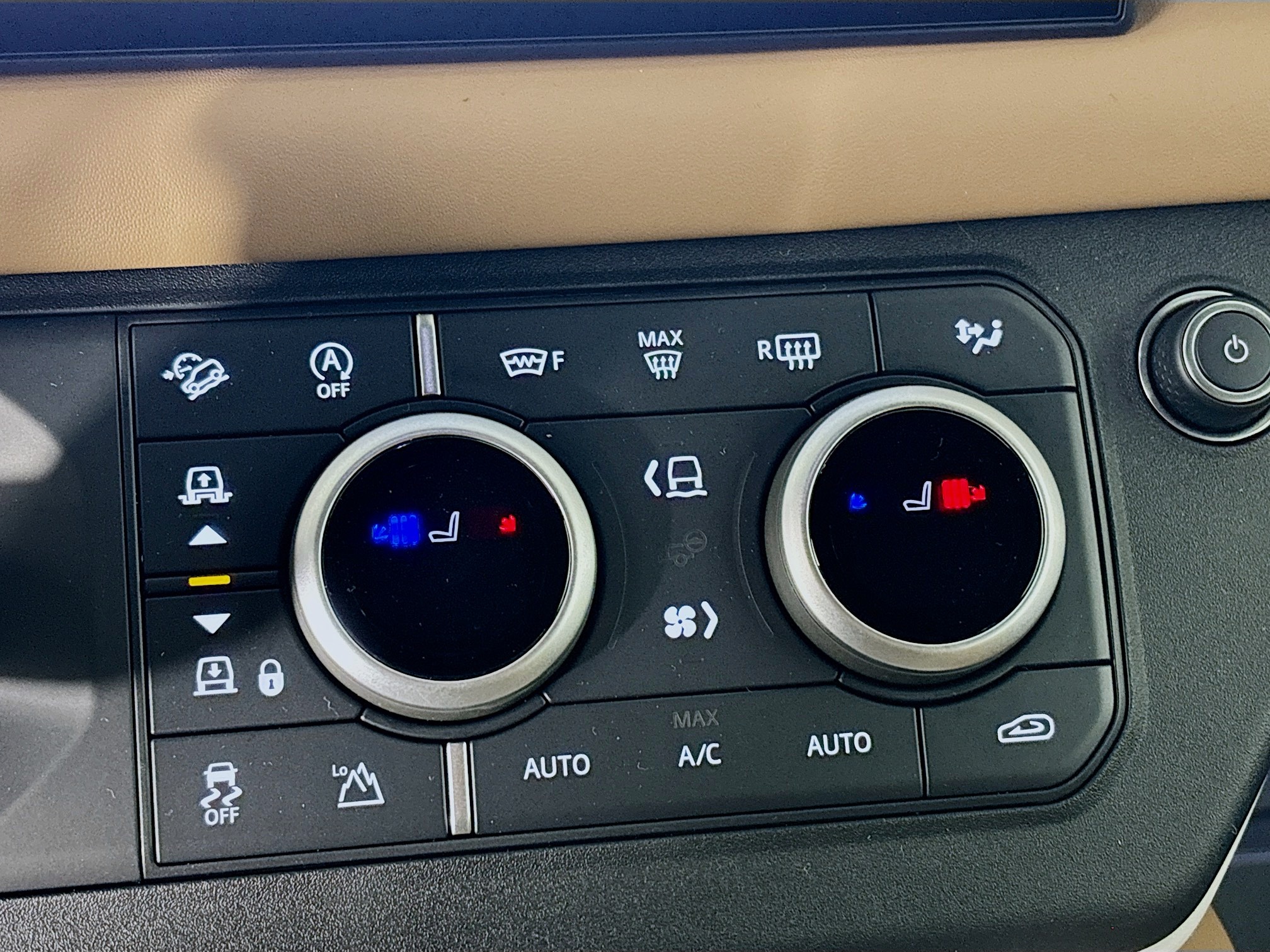2025 Land Rover Defender 130 X-Dynamic SE photo 22