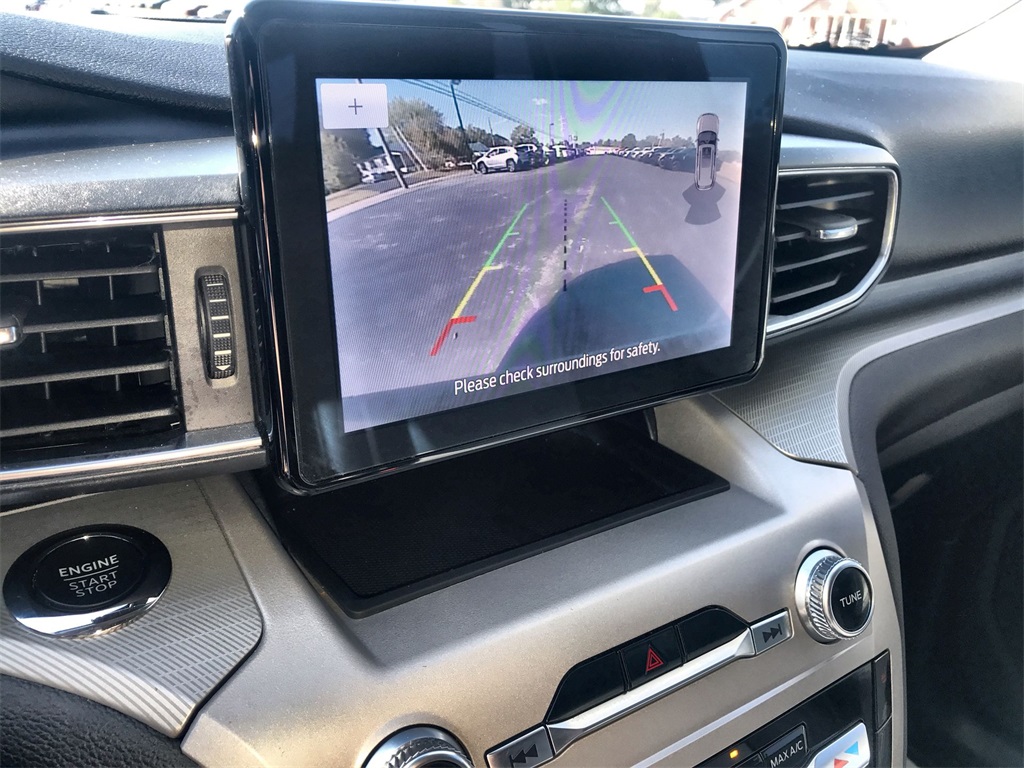 2023 Ford Explorer XLT photo 17