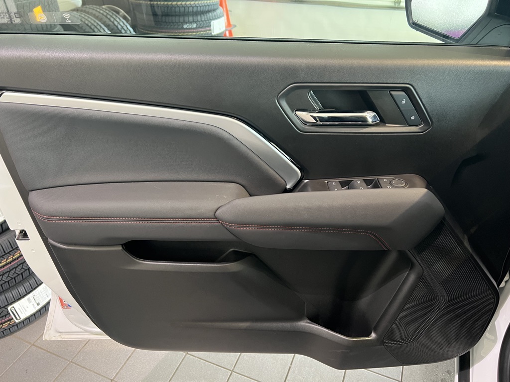 2024 Chevrolet Colorado Z71 photo 10