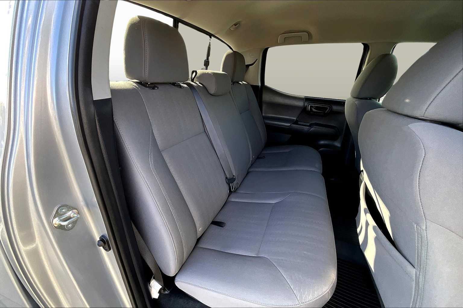 2019 Toyota Tacoma SR 4x4 Double Cab V6 photo 18