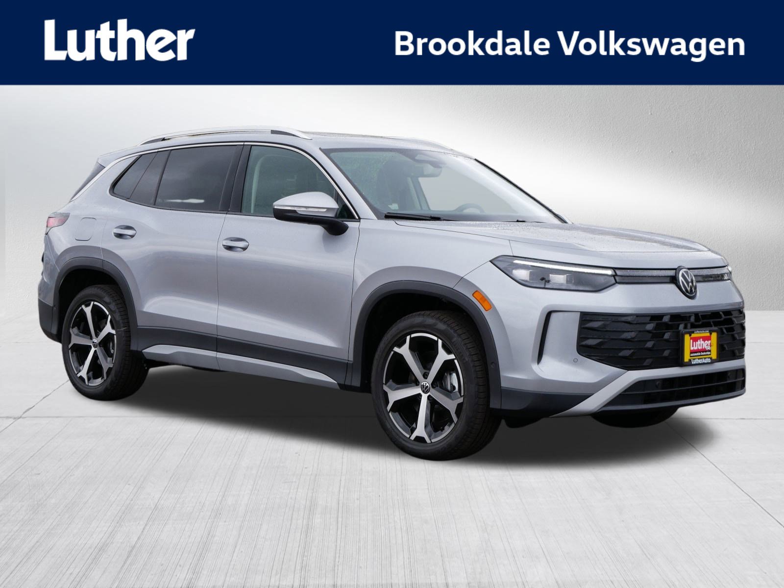 2026 Volkswagen Tiguan SE's photo