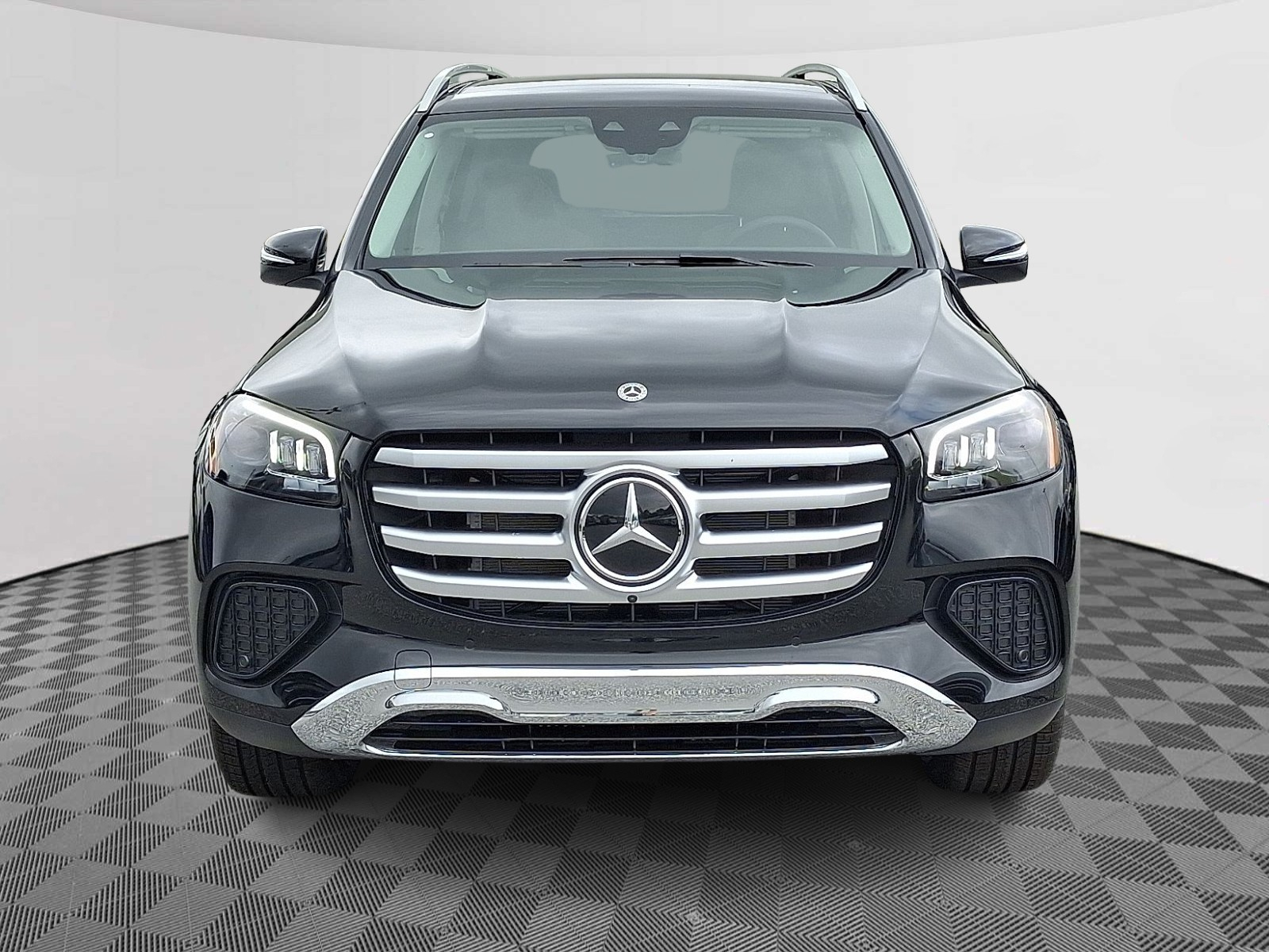 2025 Mercedes Benz GLS 450 4MATIC photo 2