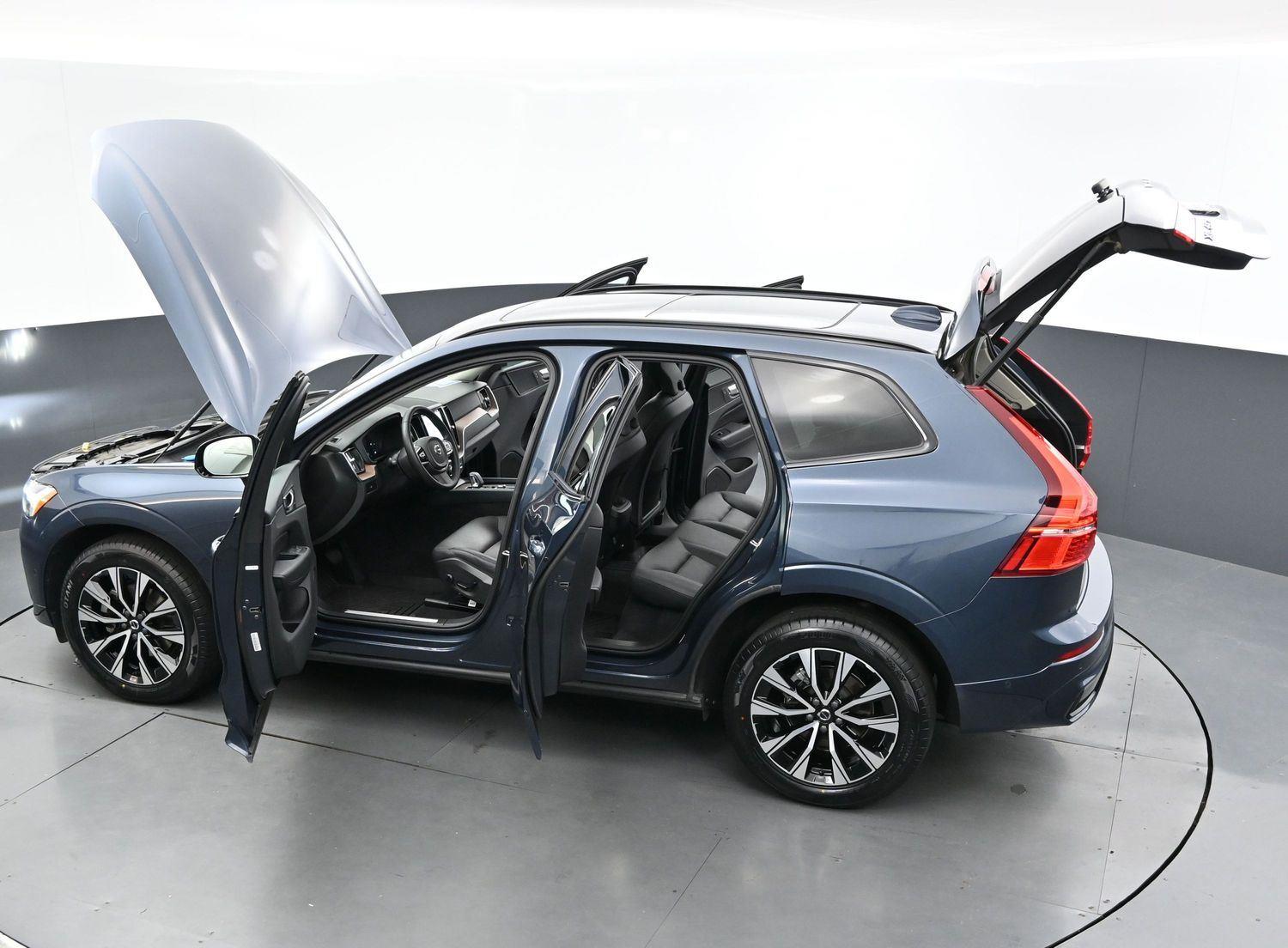 2024 Volvo XC60 Plus photo 36