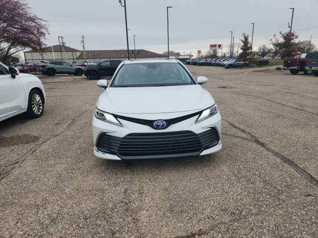 2022 Toyota Camry Hybrid XLE photo 4