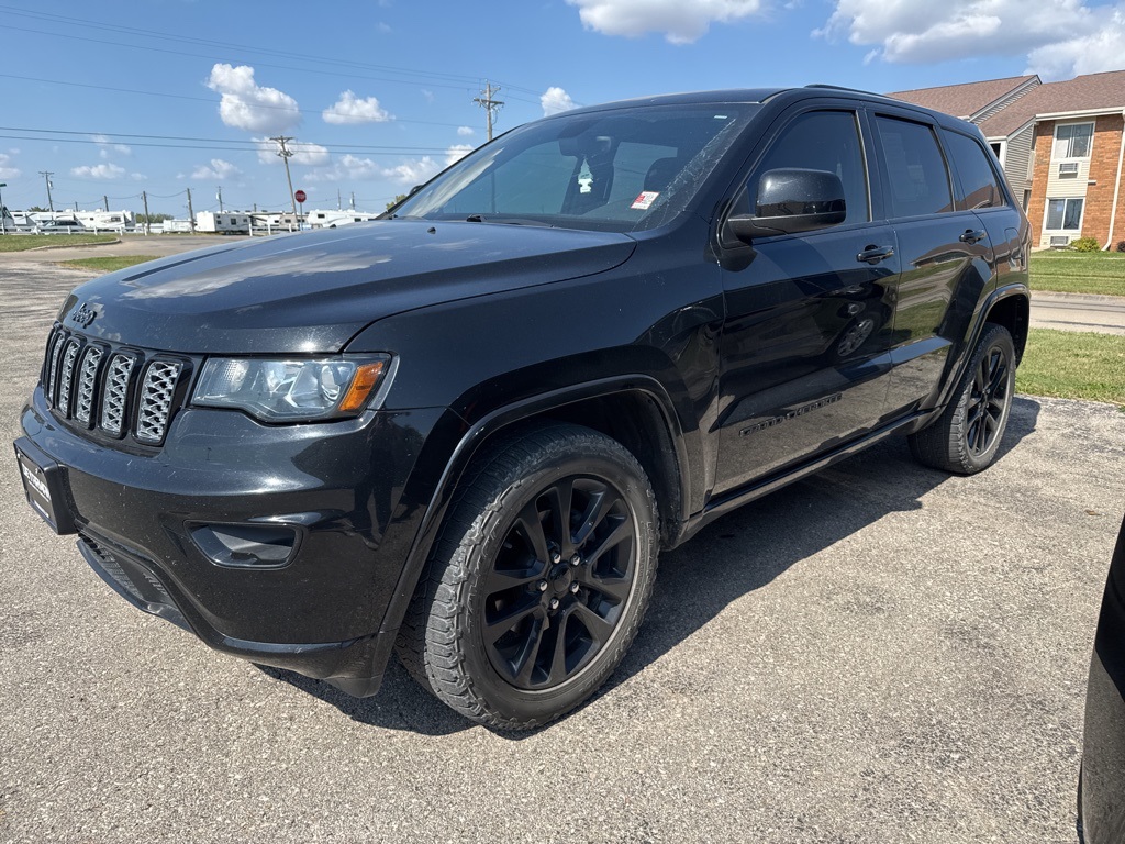 2018 Jeep Grand Cherokee Altitude photo 2
