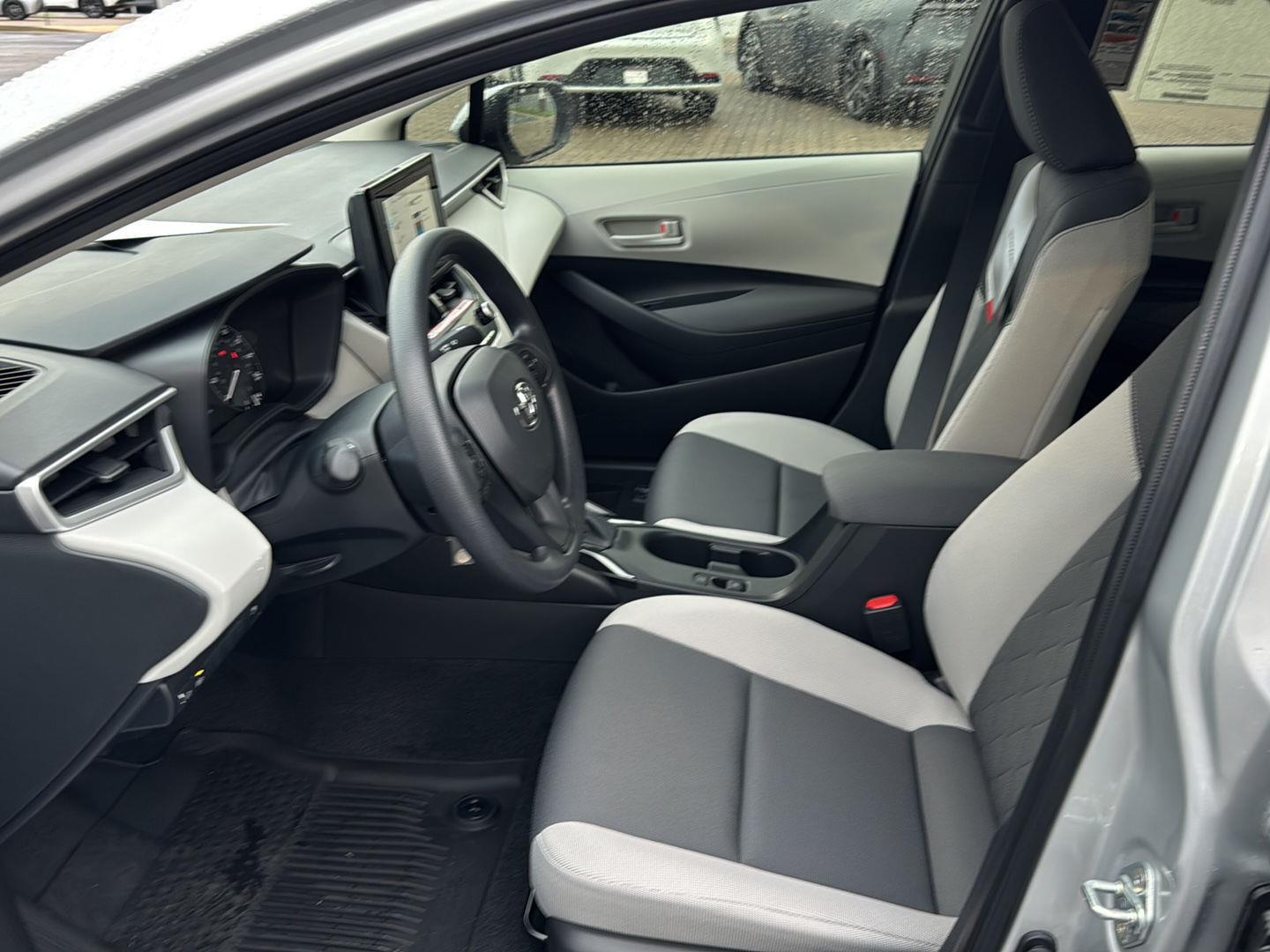2025 Toyota Corolla Hybrid LE photo 8