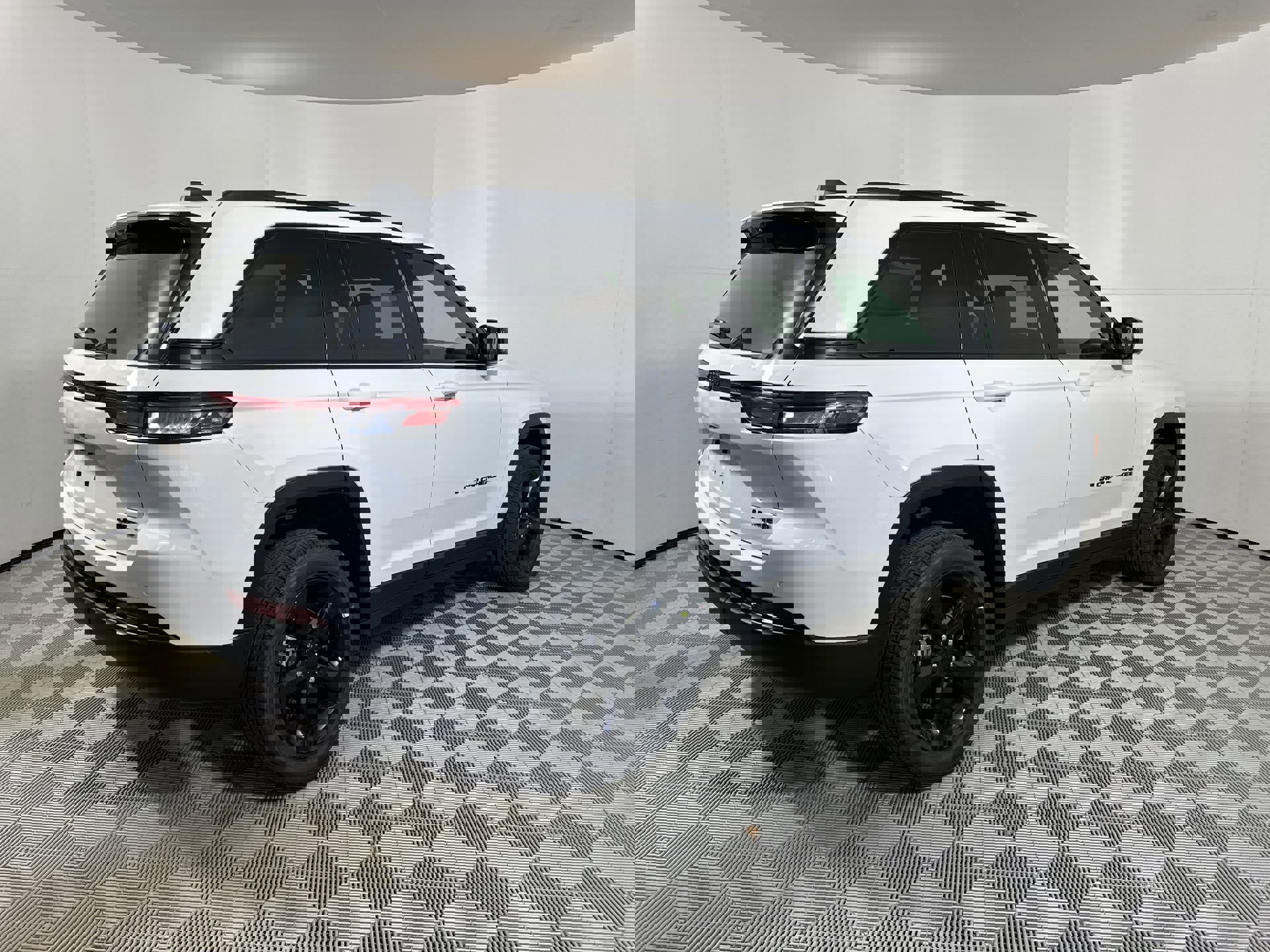 2025 Jeep Grand Cherokee Limited photo 7