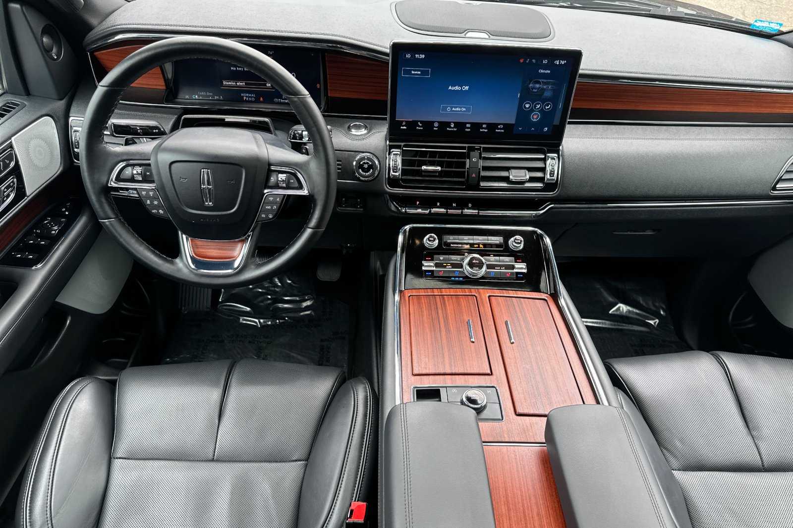 2024 Lincoln Navigator L Reserve photo 13