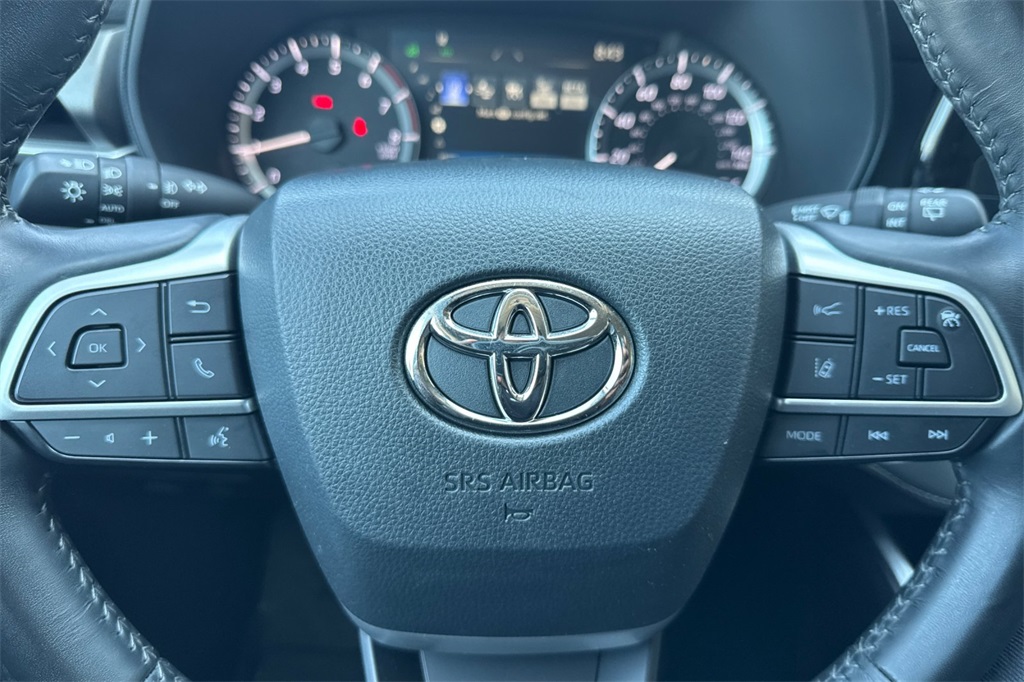 2024 Toyota Highlander LE photo 22