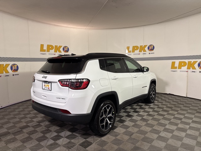 2026 Jeep Compass Limited photo 4