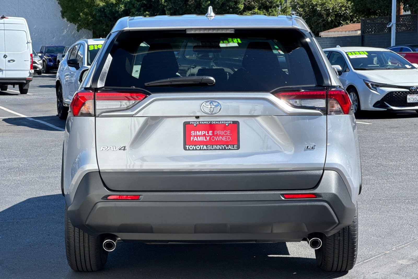 2025 Toyota RAV4 LE photo 4