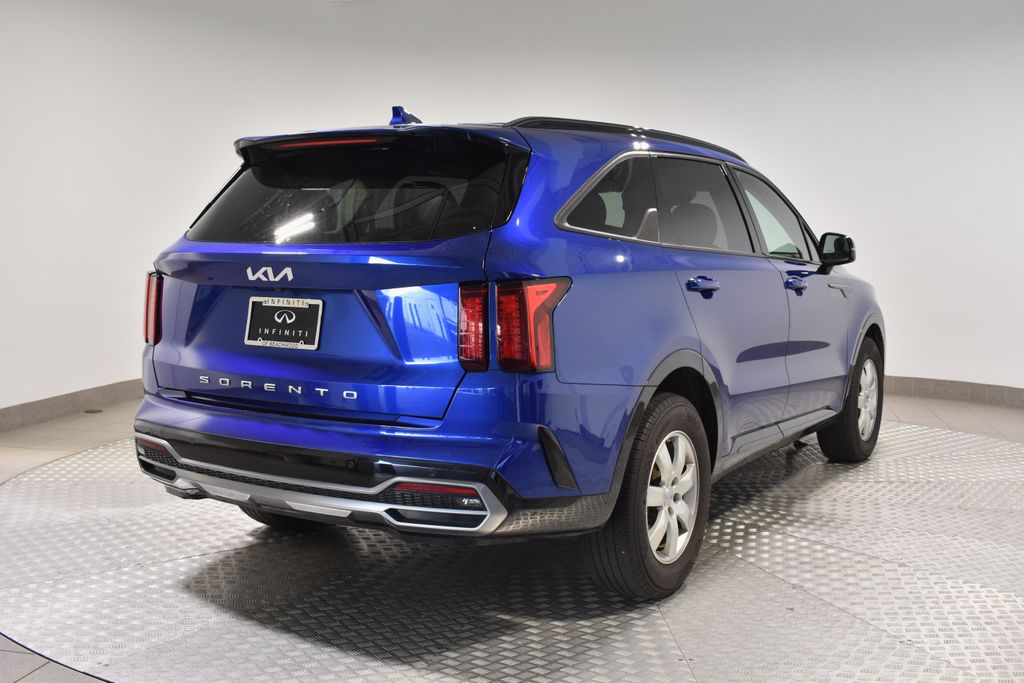 2022 Kia Sorento S photo 2