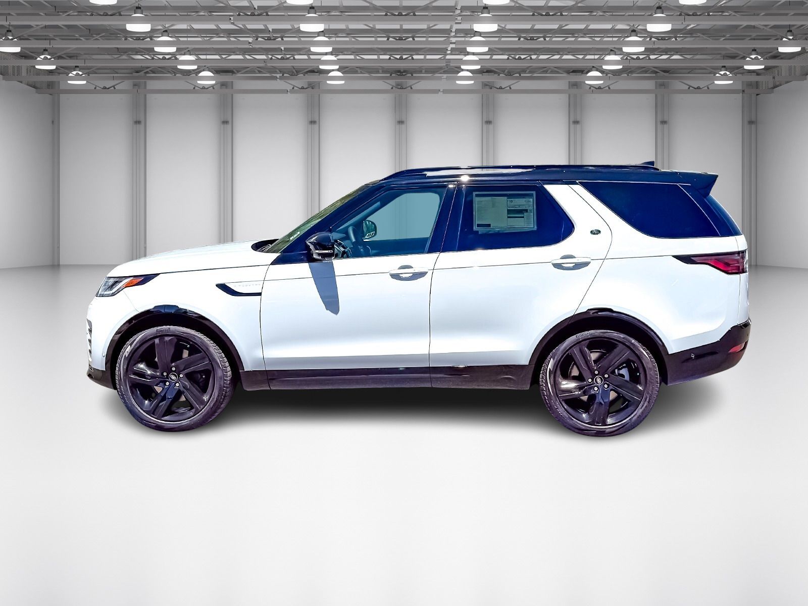 2025 Land Rover Discovery SE photo 2