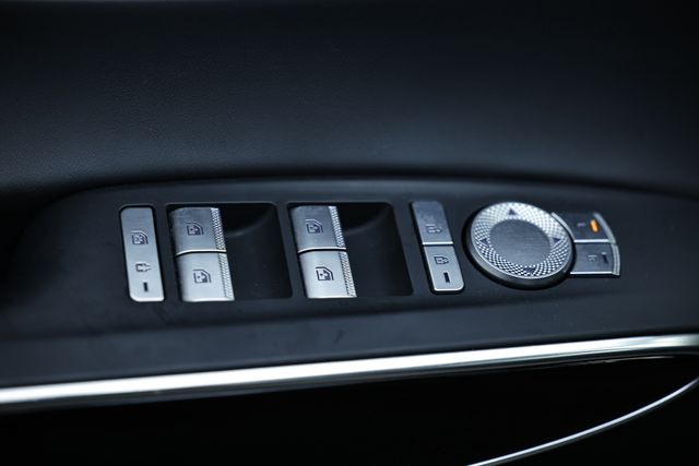 2025 Genesis GV70 2.5T photo 16