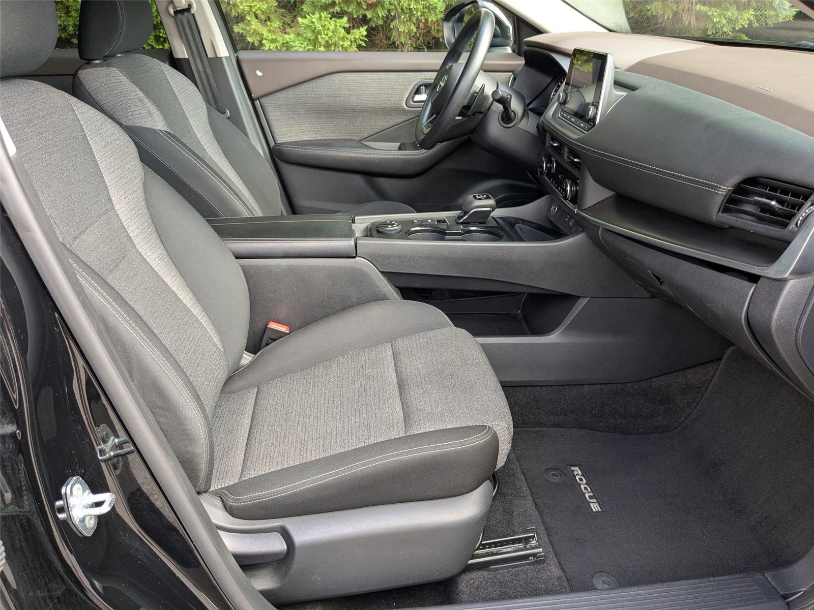 2023 Nissan Rogue SV photo 32