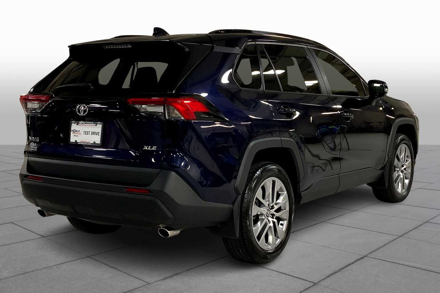 2024 Toyota RAV4 XLE Premium photo 11