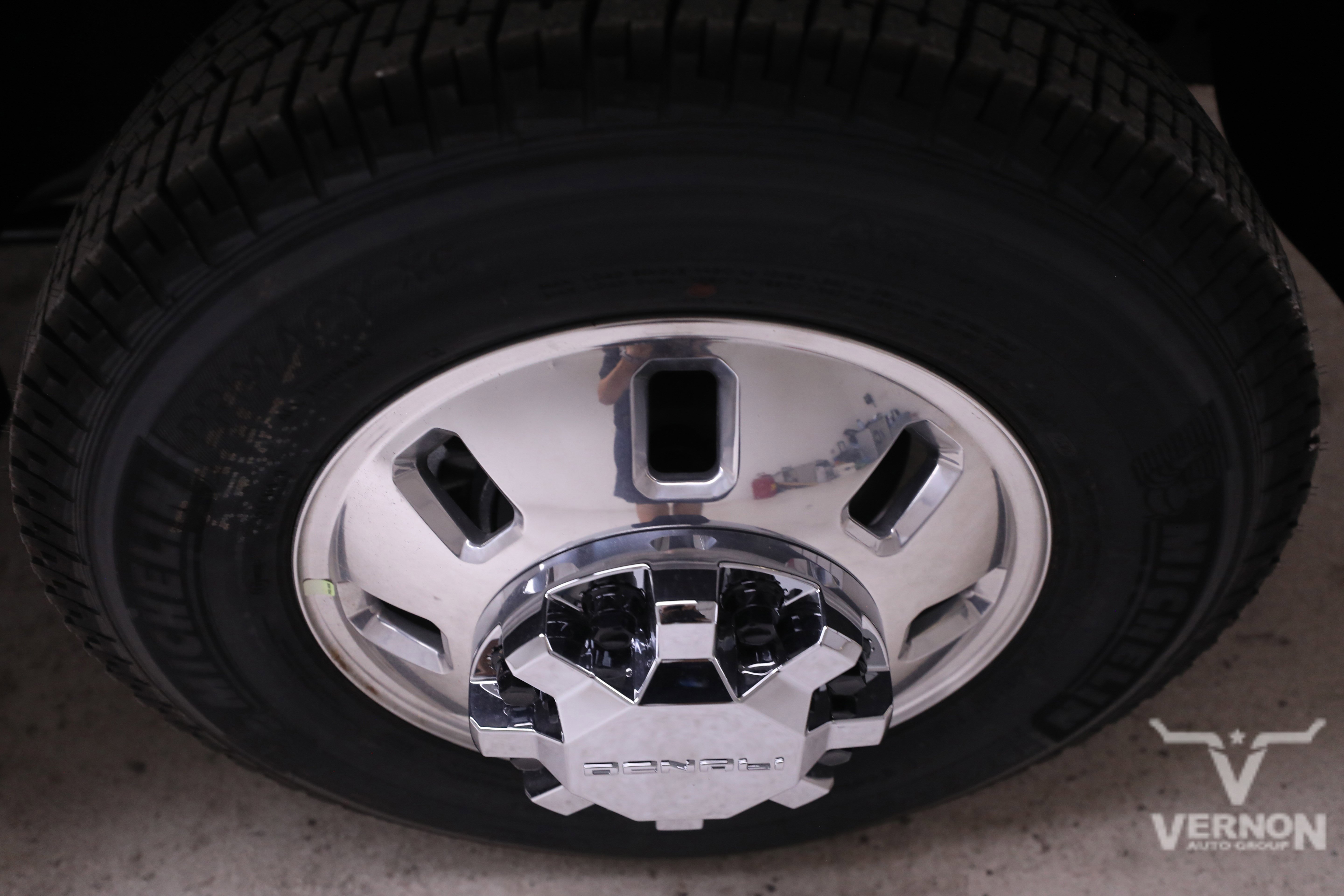 2026 Gmc Sierra 3500 HD Denali photo 4