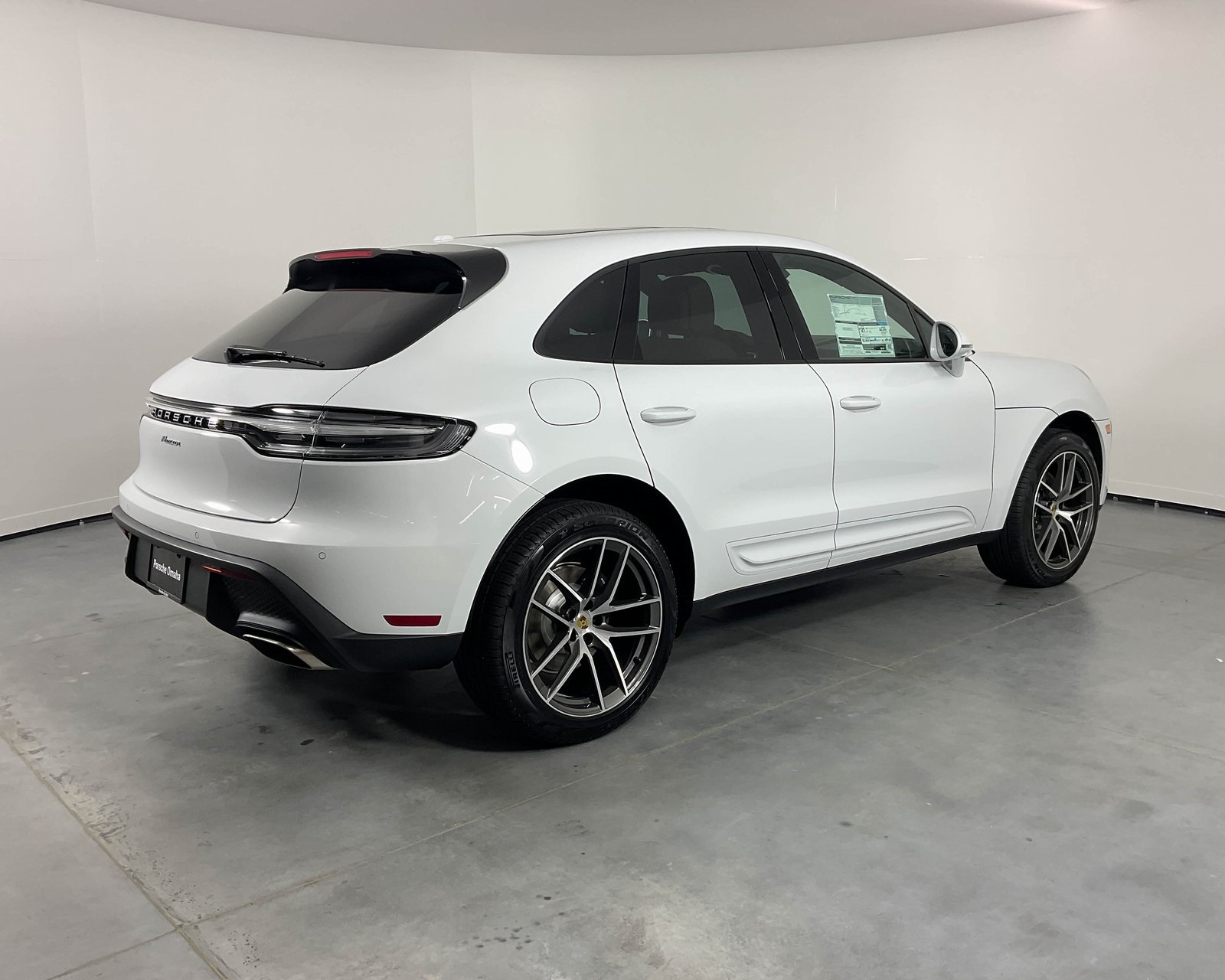 2026 Porsche Macan T photo 7