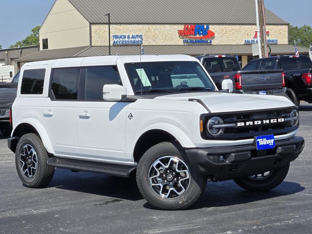 2025 Ford Bronco Outer Banks photo 2