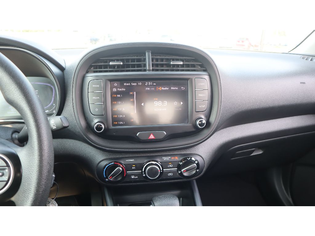 2023 Kia Soul LX photo 13