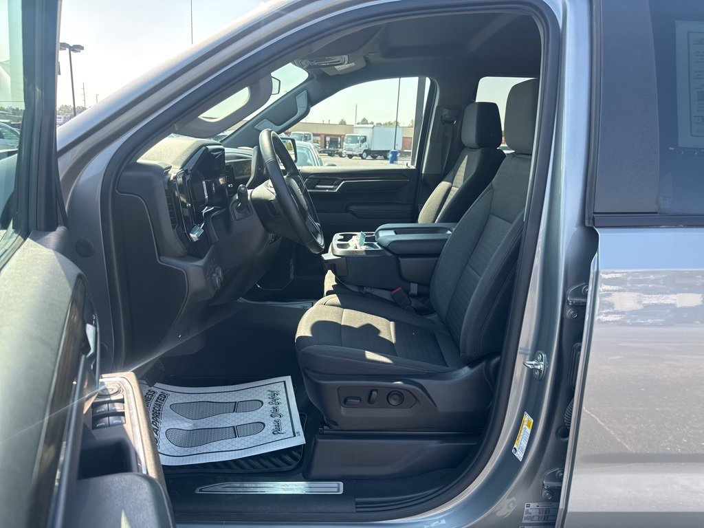 2024 Chevrolet Silverado 1500 LT photo 18