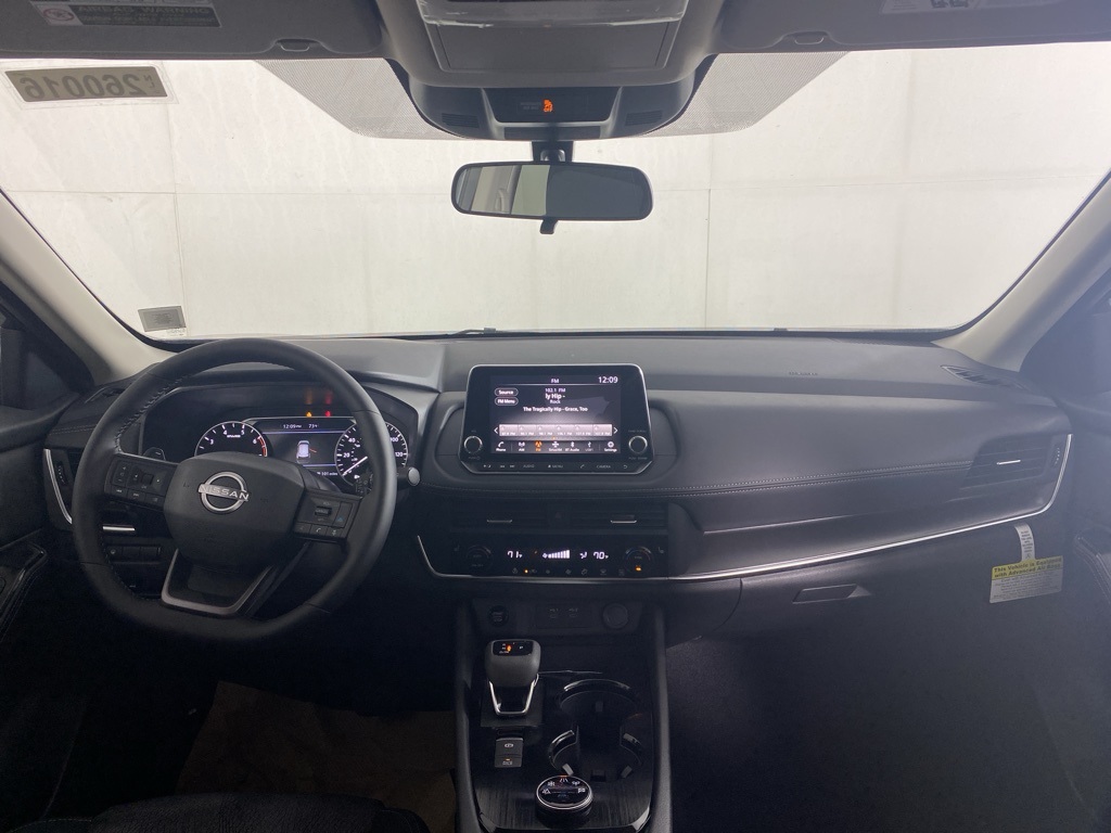 2026 Nissan Rogue SV photo 9