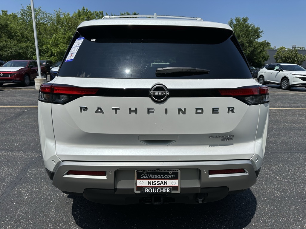 2025 Nissan Pathfinder Platinum photo 4
