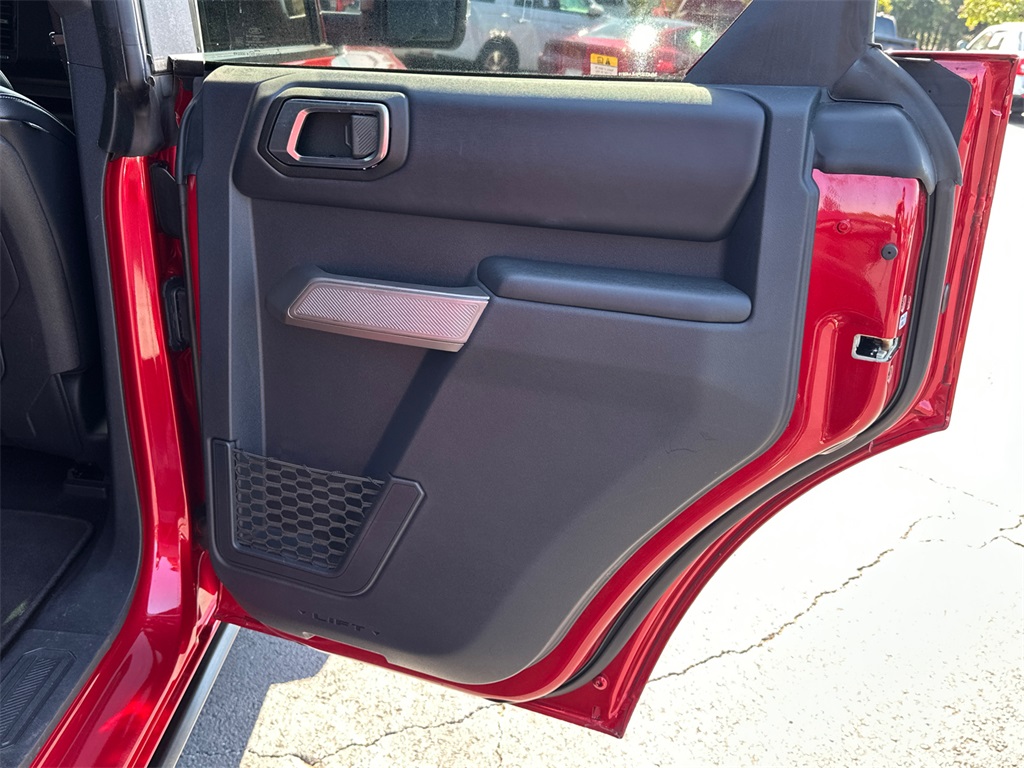 2021 Ford Bronco First Edition photo 15