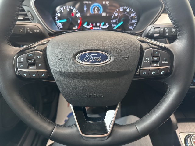 2022 Ford Escape SEL photo 22
