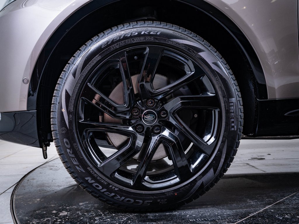 2025 Land Rover Discovery SE photo 13