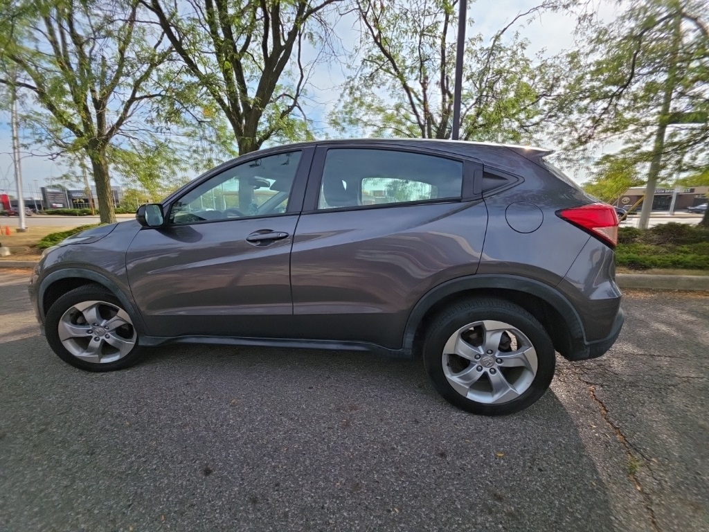 2016 Honda HR-V LX photo 14