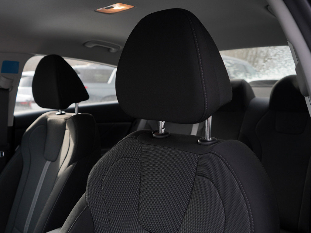 2025 Hyundai Elantra SE photo 16