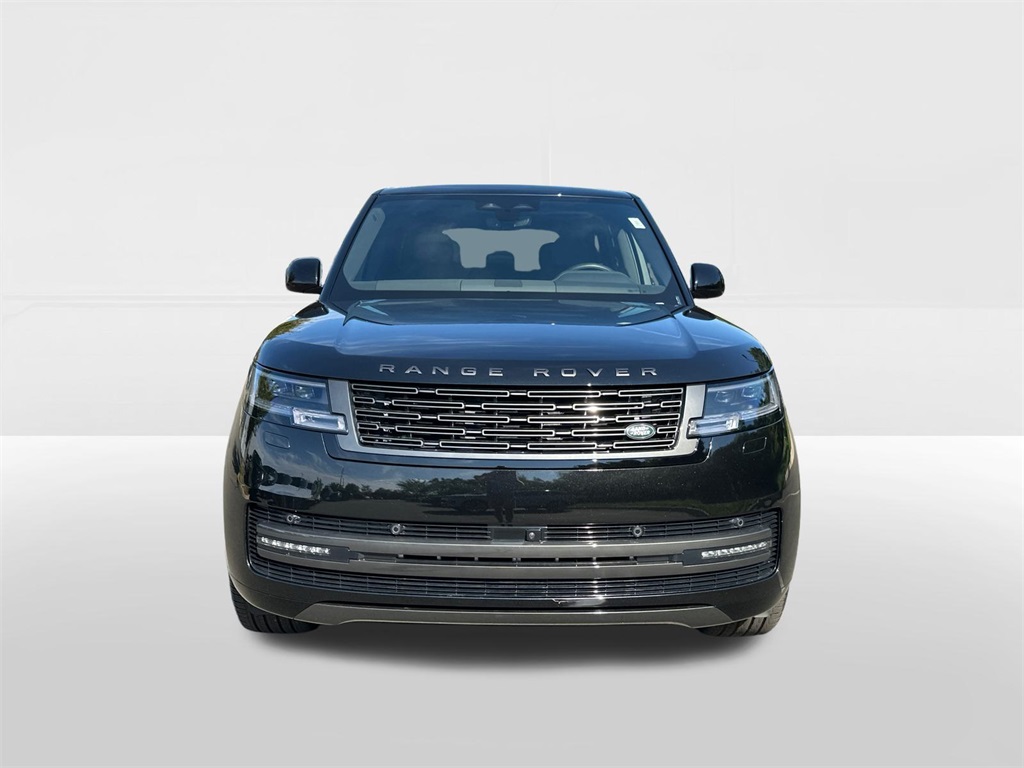 2025 Land Rover Range Rover SE photo 4