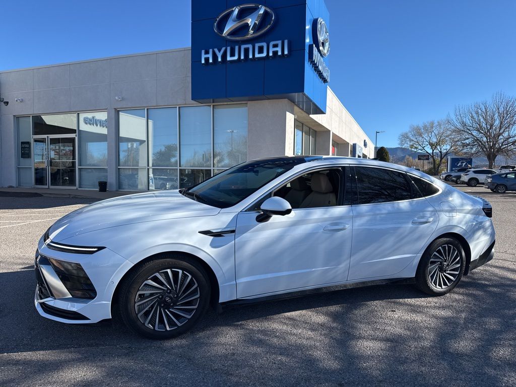 2024 Hyundai Sonata Hybrid Limited's photo