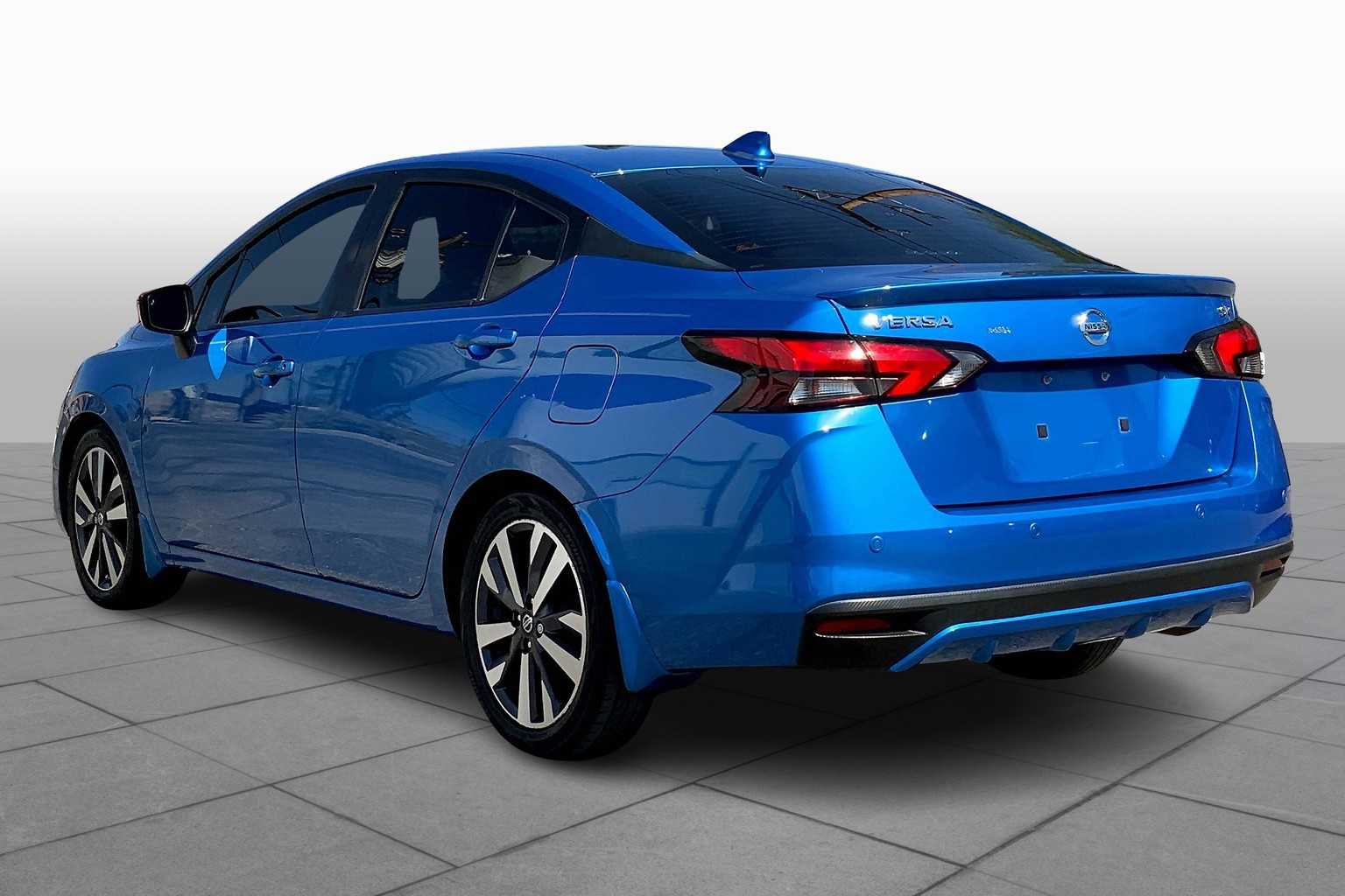 2020 Nissan Versa SR photo 10