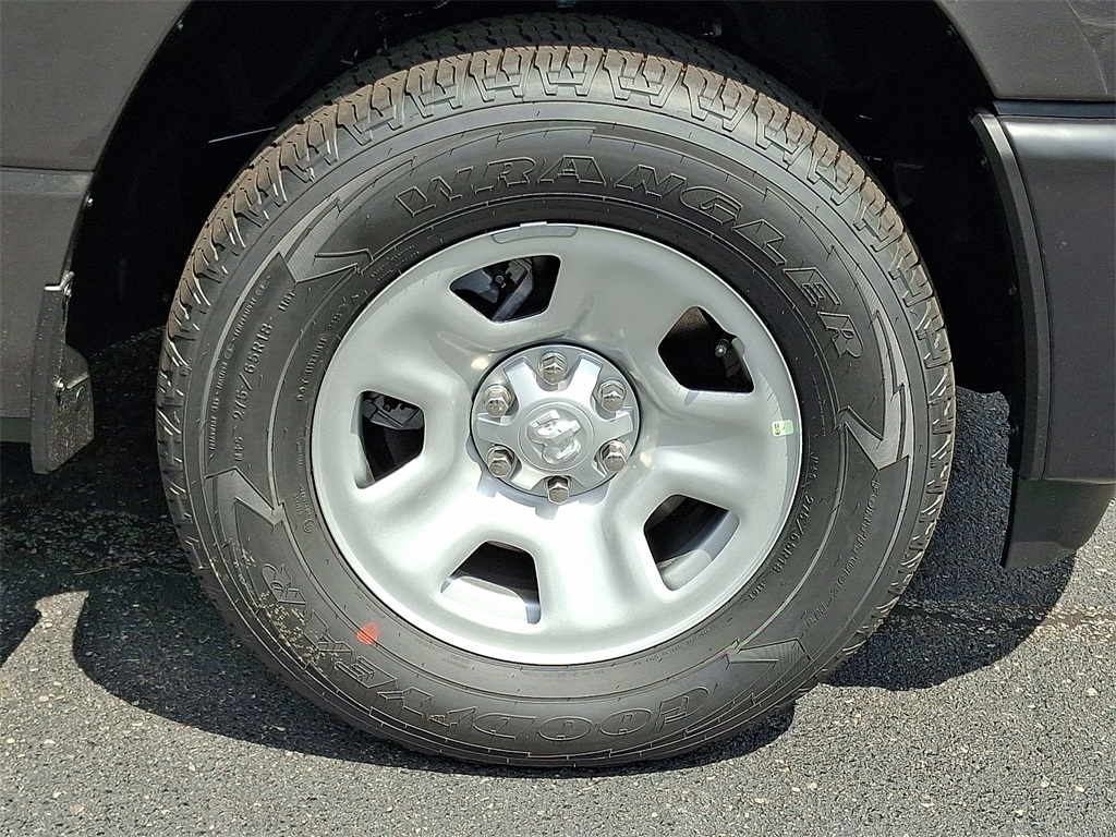 2025 Ram 1500 Tradesman photo 6