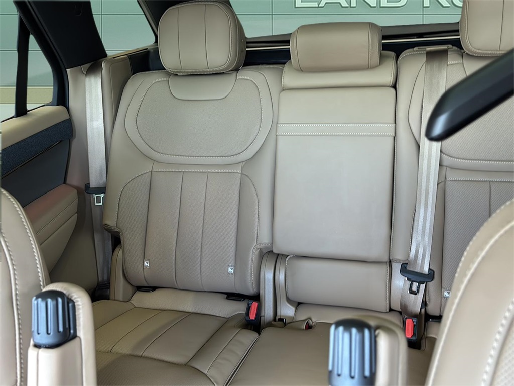 2025 Land Rover Range Rover Sport SE photo 22