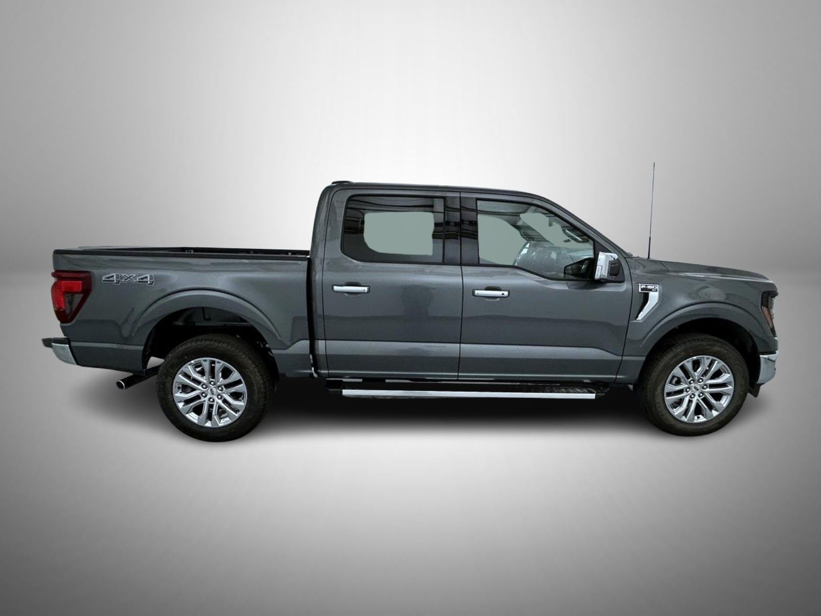 2025 Ford F-150 XLT photo 4