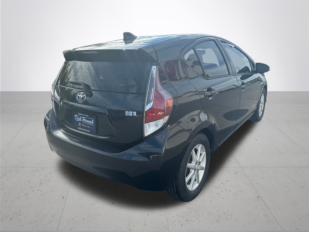 2015 Toyota Prius C Four photo 7