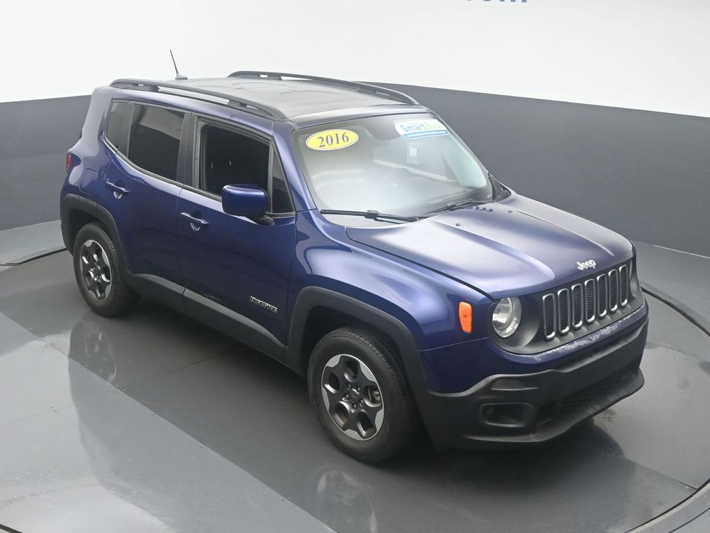 2016 Jeep Renegade Latitude photo 2